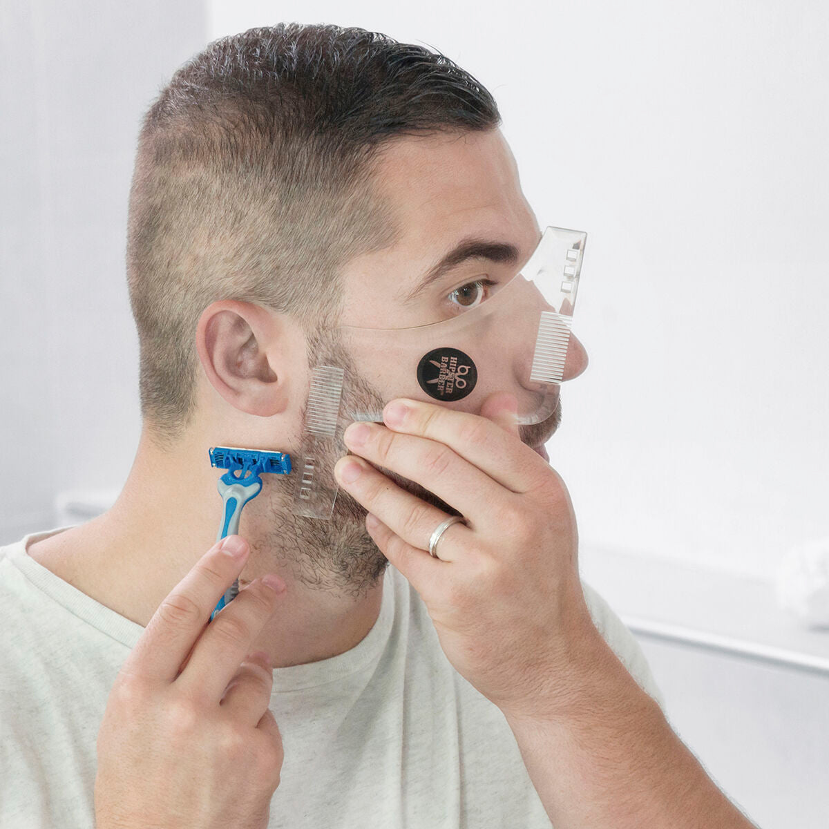 Sablonul de barbă pentru bărbierit Hipster Barber InnovaGoods - SAPPHIRO