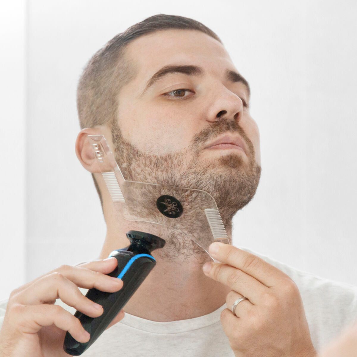 Sablonul de barbă pentru bărbierit Hipster Barber InnovaGoods - SAPPHIRO